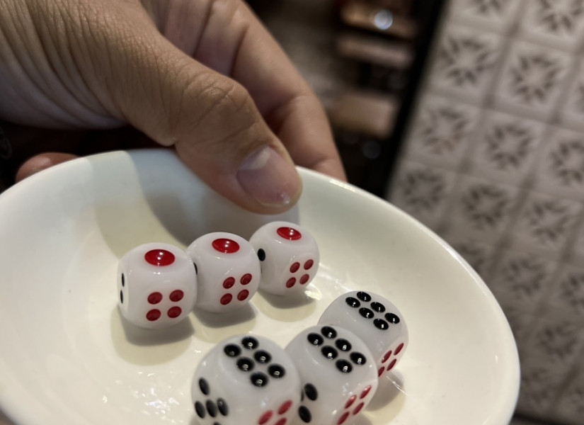 Cách Chơi Xí Ngầu: Hướng Dẫn Chi Tiết Cho Người Mới Bắt Đầu image-1731639863389