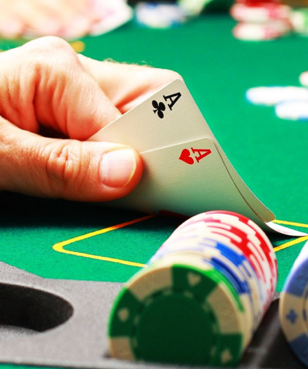 Cách Đọc Bài Đối Thủ Trong Poker: Bí Kíp Chiến Thắng Từ Cao Thủ
